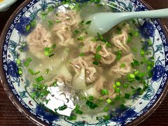 三鲜牛肉馄饨-老新隆牛肉锅贴(新街口店)