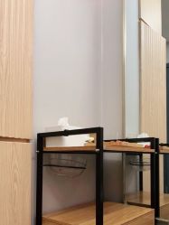 -PE SALON 