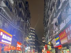 -爆炸头阿姨小四川正宗川味小吃(无任何分店)