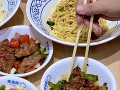 -李与白包子铺(桐梓林店)