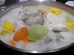 鸡脚猪软骨煲-官也街澳门火锅(新源里店)