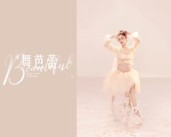 点击看大图 -十孕纪高端孕妇亲子摄影