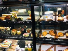 面包甜点陈列柜-星巴克(深圳坪山益田门店)