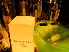 -FOUR PLAY BAR