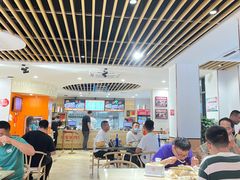 大堂-闫家驴肉老店(华电一校店)