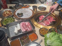 -蚂蚁洞·烤肉大营地(上海静安大悦城店)