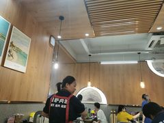 大堂-围炉肉舍•炭烤活鳗•丹东海鲜烤肉(步行街店)