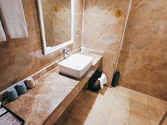 -怡华威斯达酒店(重庆医科大学附属儿童医院店)