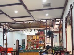 -湖南人家湘菜馆(镇江路店)