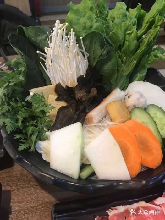 呷哺呷哺(哈尔滨国际饭店)人气蔬菜拼盘图片