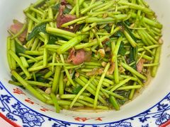 泥蒿炒腊味-三只鸟本地特色菜馆(上饶总店)
