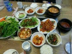 -青瓦餐厅·生鱼片·韩园烤肉(西塔店)