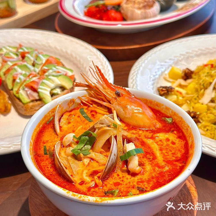 正中我心巴的东南亚风融合料理🍹