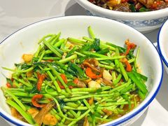 藜蒿炒腊肉-回家吃饭·地道南昌菜(建德观总店)
