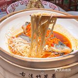 明星同款古法竹笼剁椒鱼头真的太费米饭了🔥