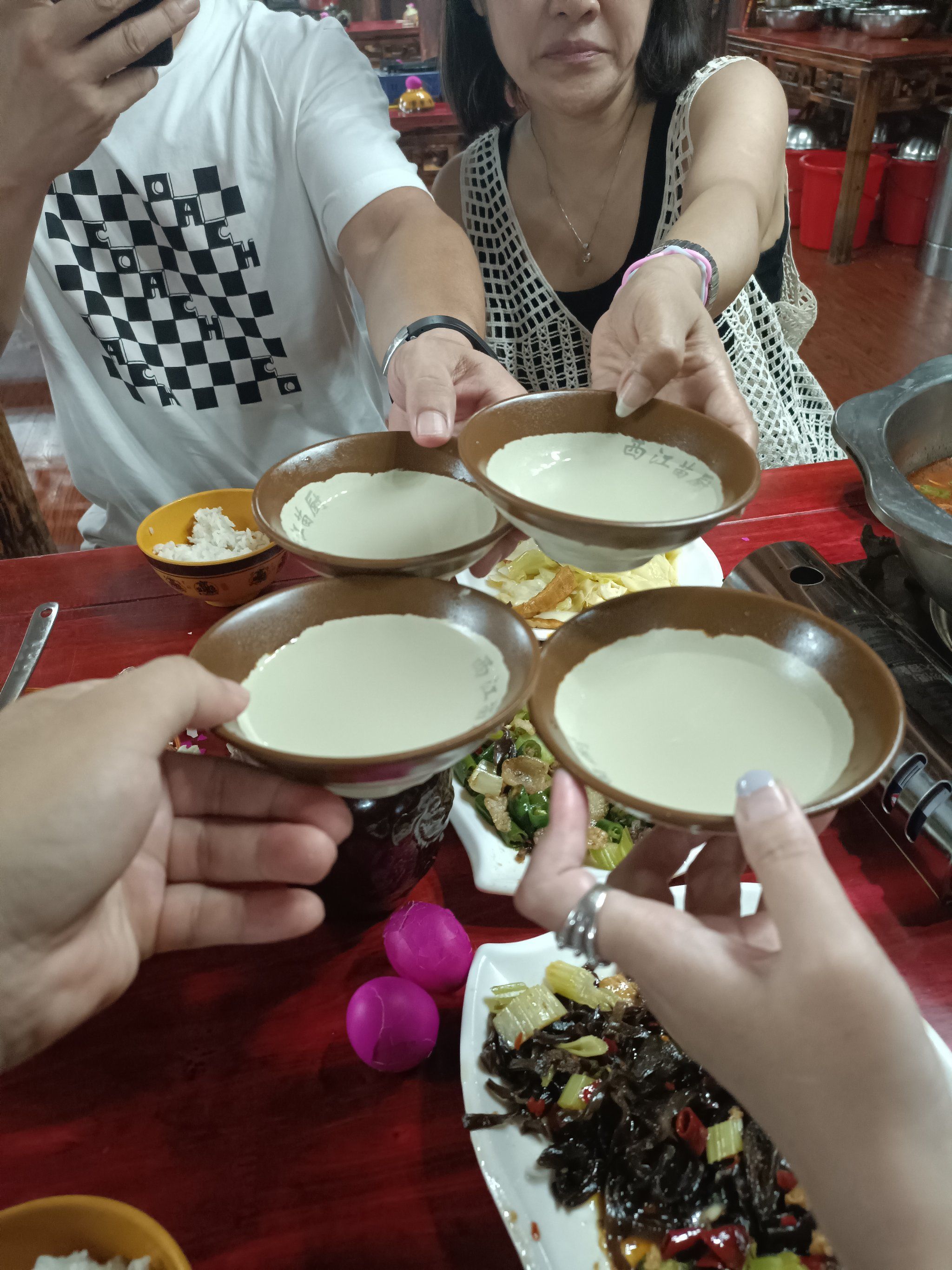 0元玩转这座城大碗喝酒大口吃肉