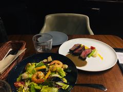 柠檬汁拌扒鲜虾牛油果沙拉-G+KITCHEN(龙湖狮山天街店)