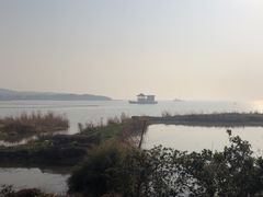 -亮河湾山庄