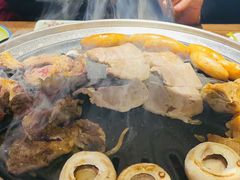 -明洞阿姨·韩式酱蟹烤肉·创意料理(三元桥店)