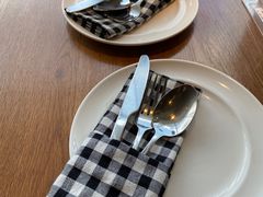 -ROAST coffee & eatery