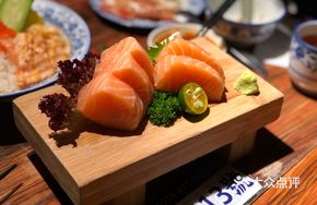 Norwegian Thick-Cut Salmon Belly Sashimi