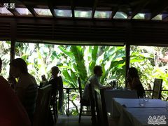 -植物园哈利亚餐厅