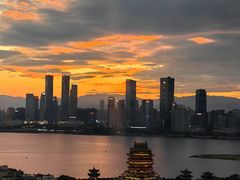 -东方豪景花园酒店·怡景旋转餐厅