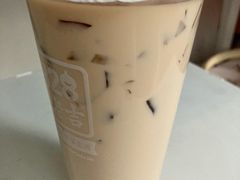 荷叶嘟嘟奶茶-1828王老吉·草本新茶(珠江新城地铁站店)