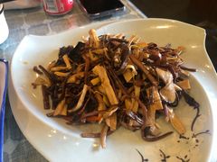 -小厨子私房菜·云南美食店