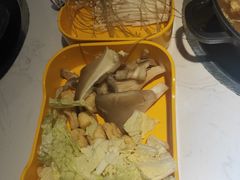 -运气牛自助酱大骨火锅(南京东路店)