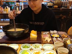 -银米·云南传统过桥米线(双廊黑金冠店)