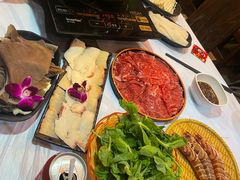 -鲜入围煮花胶鸡海鲜火锅