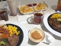 -汤姆家的牛排意面披萨(新城市广场店)