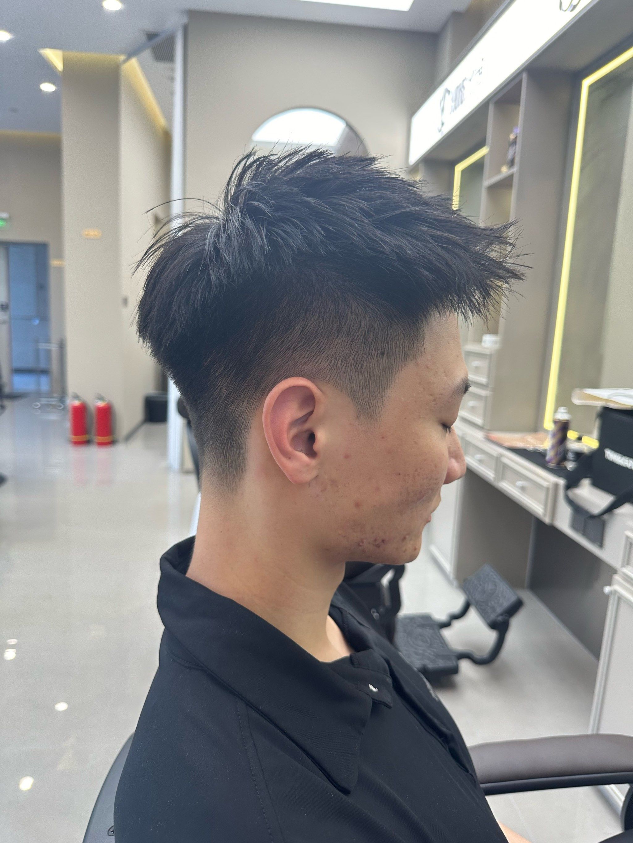 男士发型国潮前次 前低中高后饱满 男生