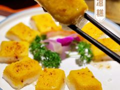 -阿瓦山寨·湘菜现炒·剁椒鱼头王(咸阳总店)