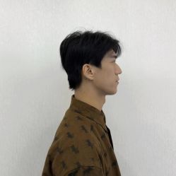 -一家只做男发烫染的店