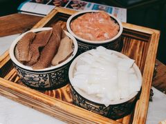 尚尚仙三拼-尚尚仙·酸汤猪手·猪肚鸡火锅(华联万柳购物中心店)