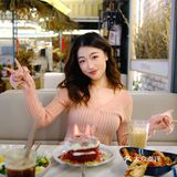 “请吃饭的漂亮姐姐🍽️”  