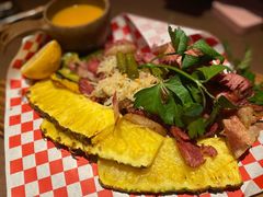 -鹿萤季·营地小馆(皇后公园店)