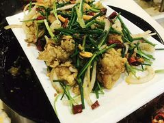 -虾弄弄海派小龙虾·牛羊蝎子火锅