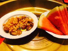 -沪小二炭火蛙锅(淮海中路美食不夜城店)
