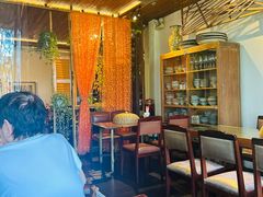 -Cuc Gach Quan Restaurant