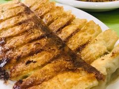 猪肉韭菜锅贴-大眼锅贴水饺(河东店)