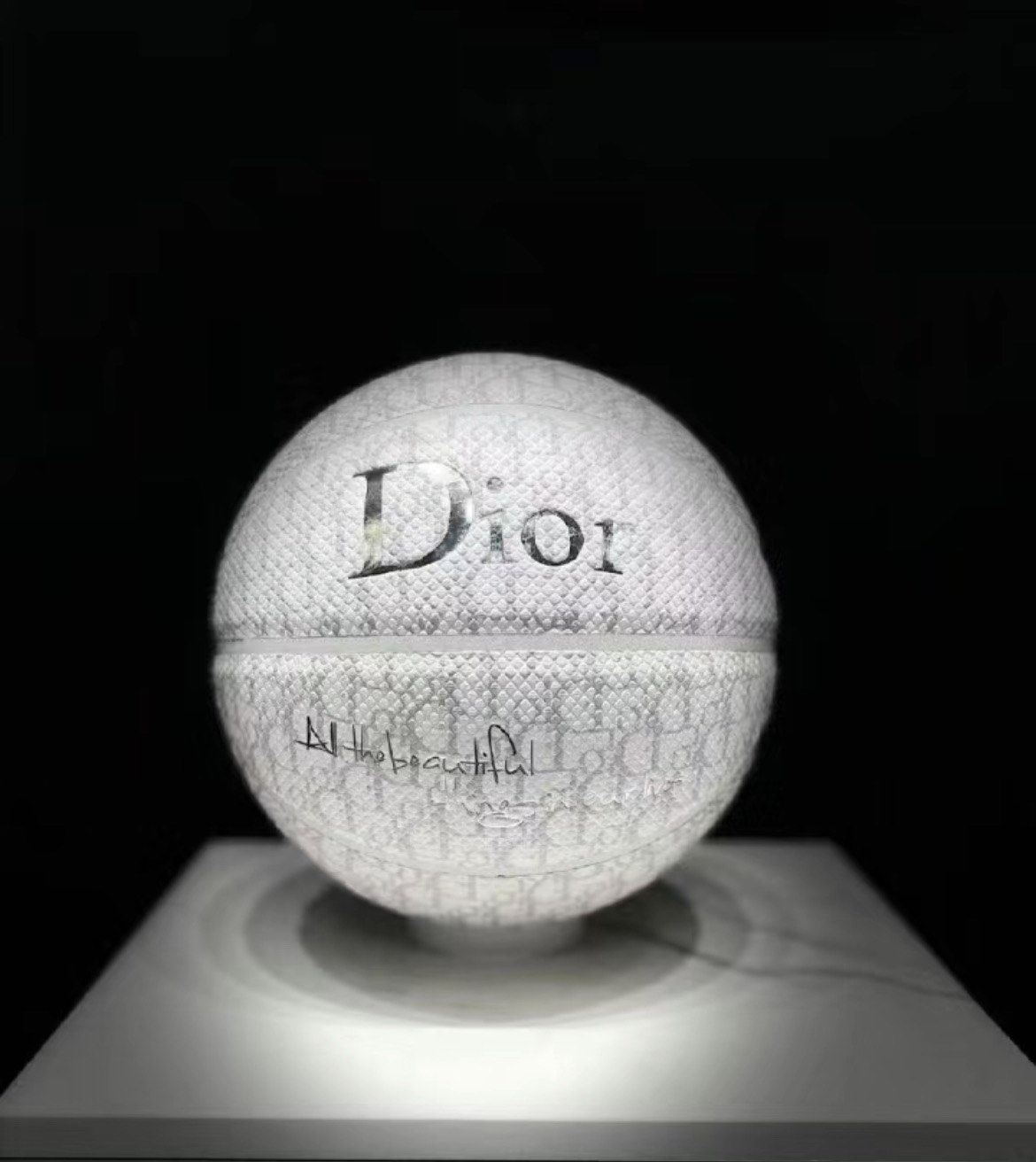 迪奥篮球,足球,公仔免费送