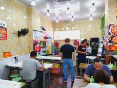 大堂-峰味香.酱香米线.黄焖鸡(定西路店)