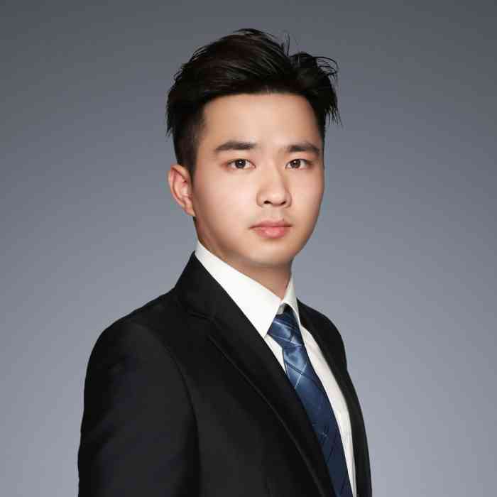 打分 由于公司需要这周理了头去拍证件照 也是选了距离比较适中的店