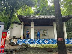 -伊岭岩风景区