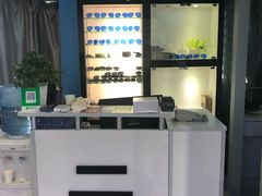 -提一眼镜·蔡司·依视路(小寨店)