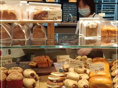 面包甜点陈列柜-方炉·天然食材面包店(青秀店)