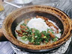 叉烧腊肠窝蛋饭-红星光发煲仔饭(文海店)